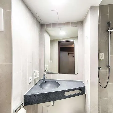 Hotel B&B Hotel Emden 3*