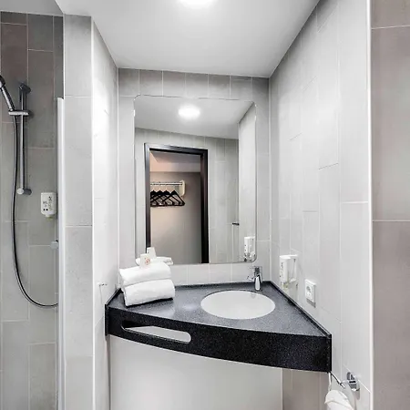 ホテル B&B Hotel Emden 3*