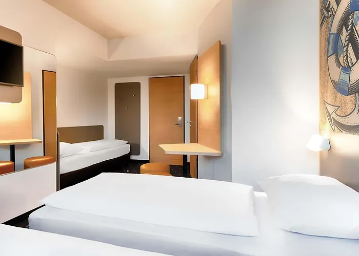 B&B Hotel Emden Отель